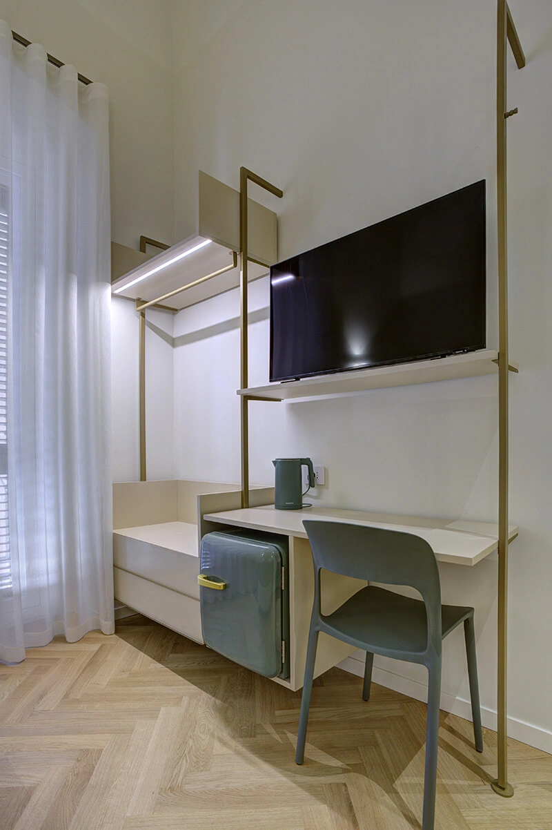 Dettaglio dell'arredamento della Camera Salvia – B&B Barletta, cura dei particolari.